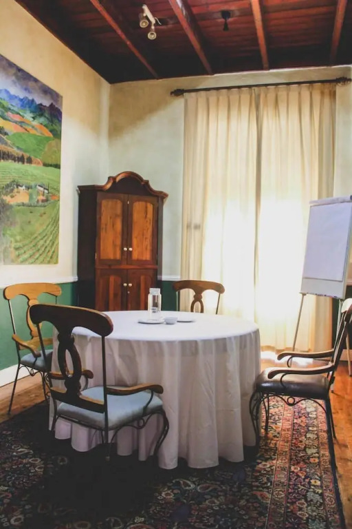Pontac Manor Hotel & Restaurant