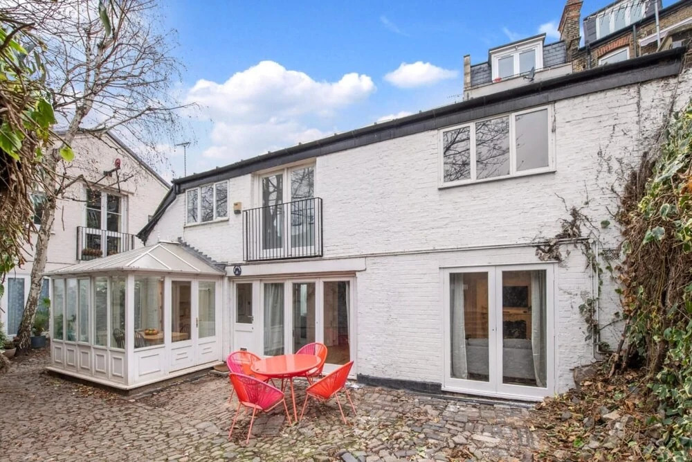 The Falkland Hideaway - Modern 2BDR with Garden