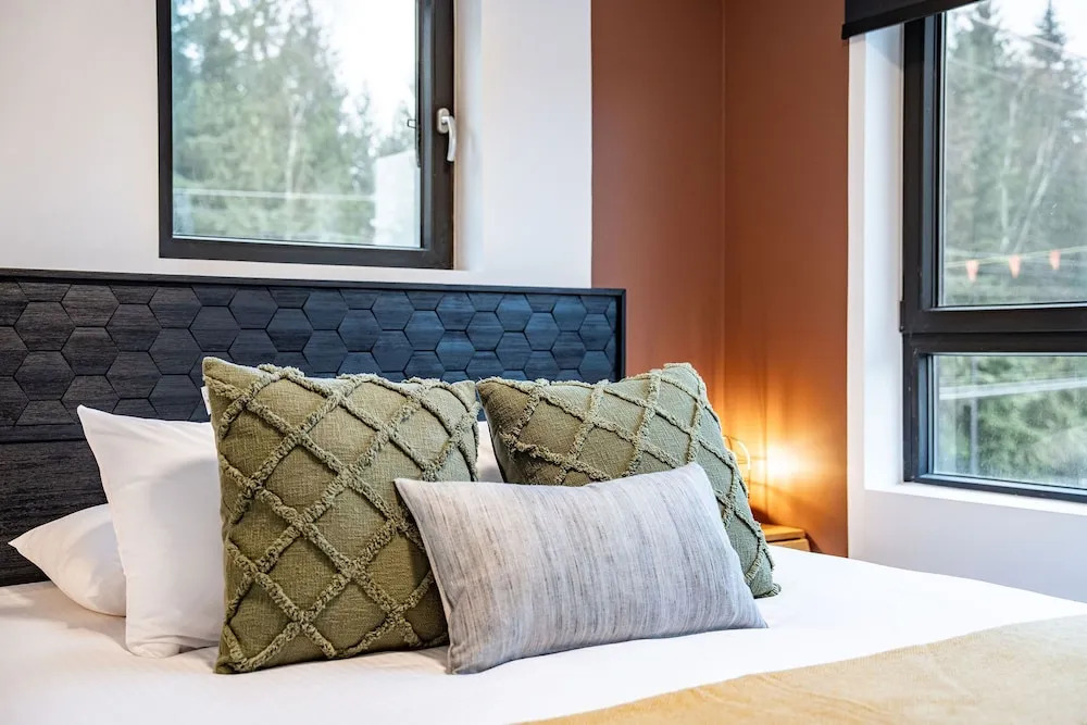 Hemlock Hangout By Revelstoke Vacations