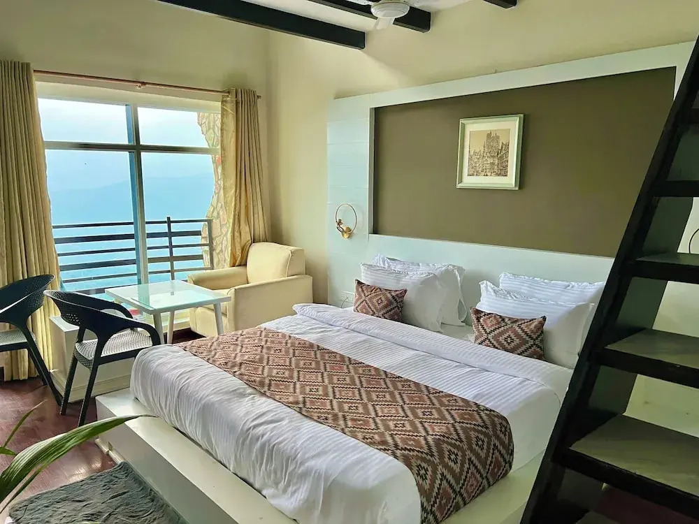 Himalayas Resort by The Lake Hill