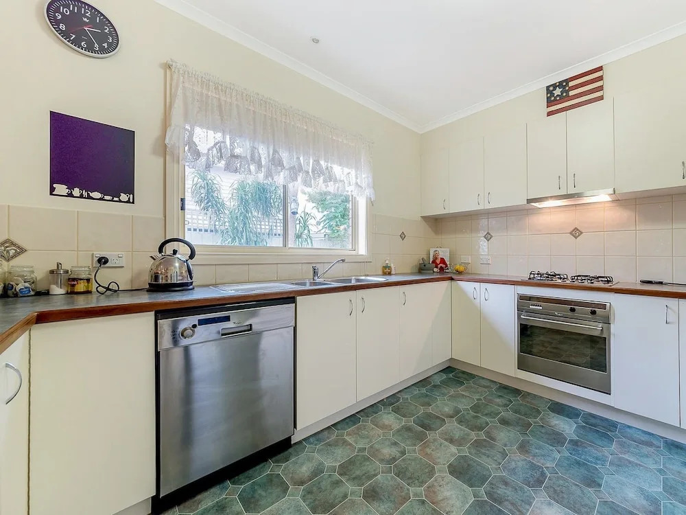 Cosy Unit at 2-3 Wyndham in Cowes