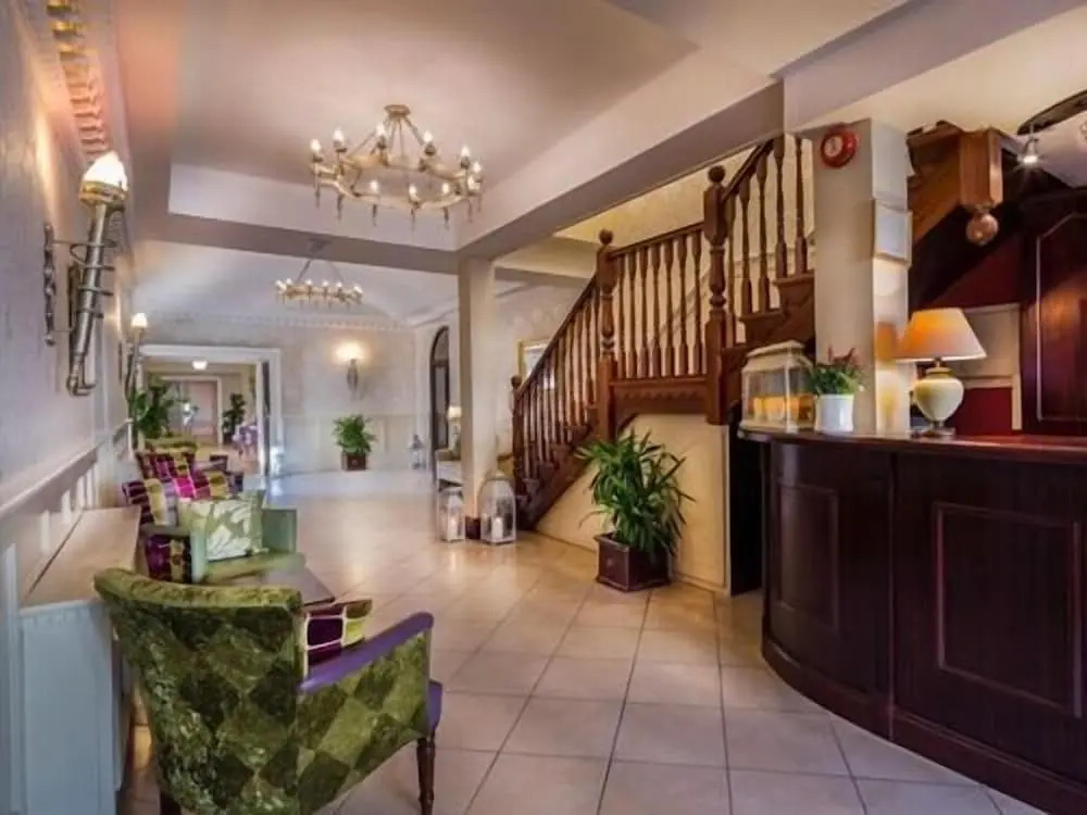 Breffni Arms Hotel