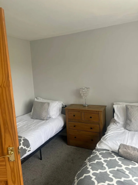 Comfortable 3 Bedroom House-ng5,sleeps 5