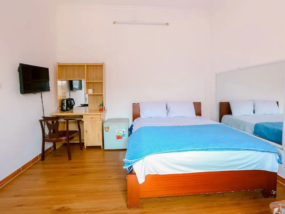 Oyo 437 Van Xuan Hotel