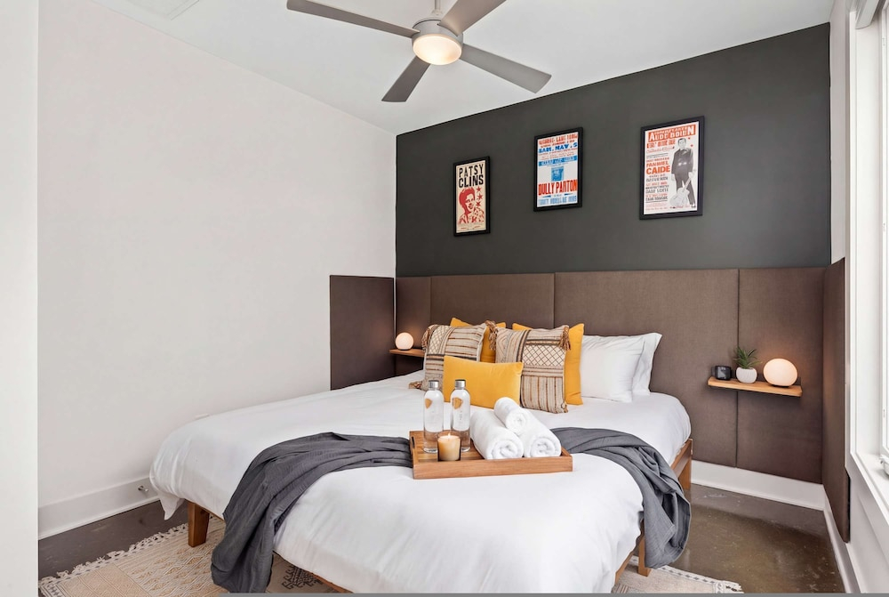 King Suites 3BR Retreat 2-car Garage East Nashville