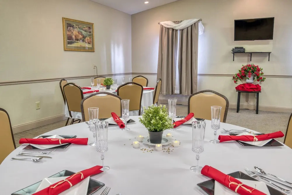 Howard Johnson Express Inn