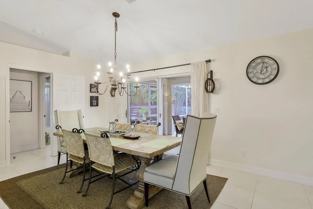 Quiet Inland Home With Pool, two Queen Beds and Grill