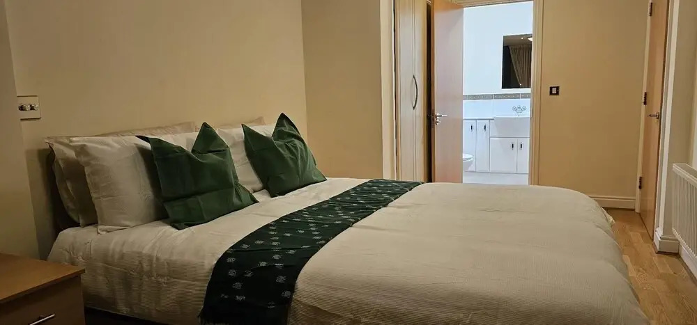Modern & Lovely 2 Bed in London