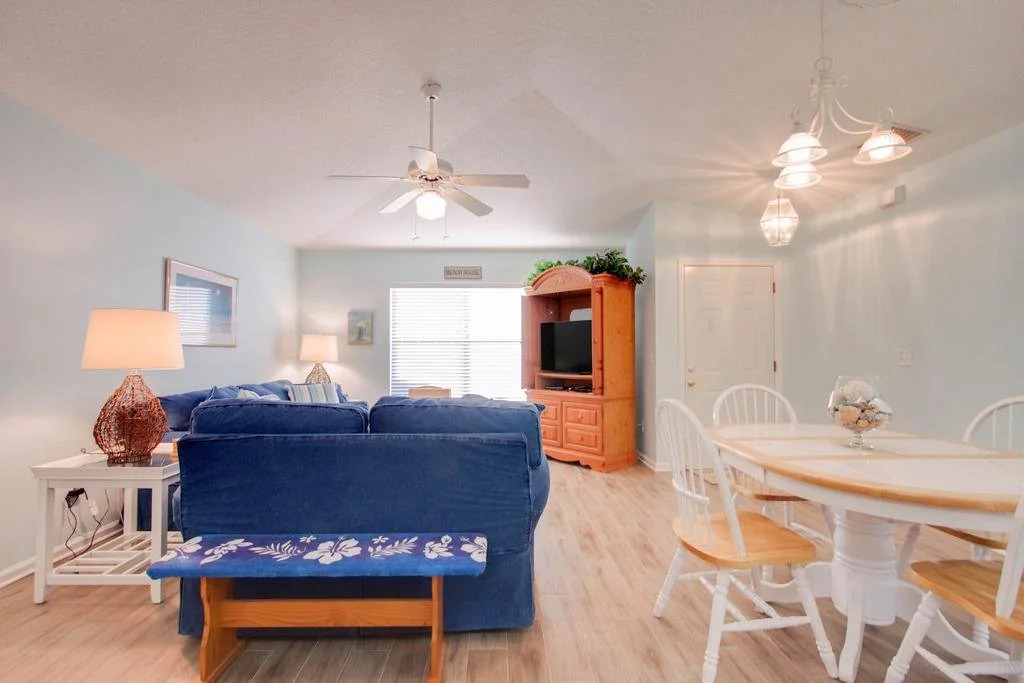 Bikini Bottom 2 Br home by RedAwning