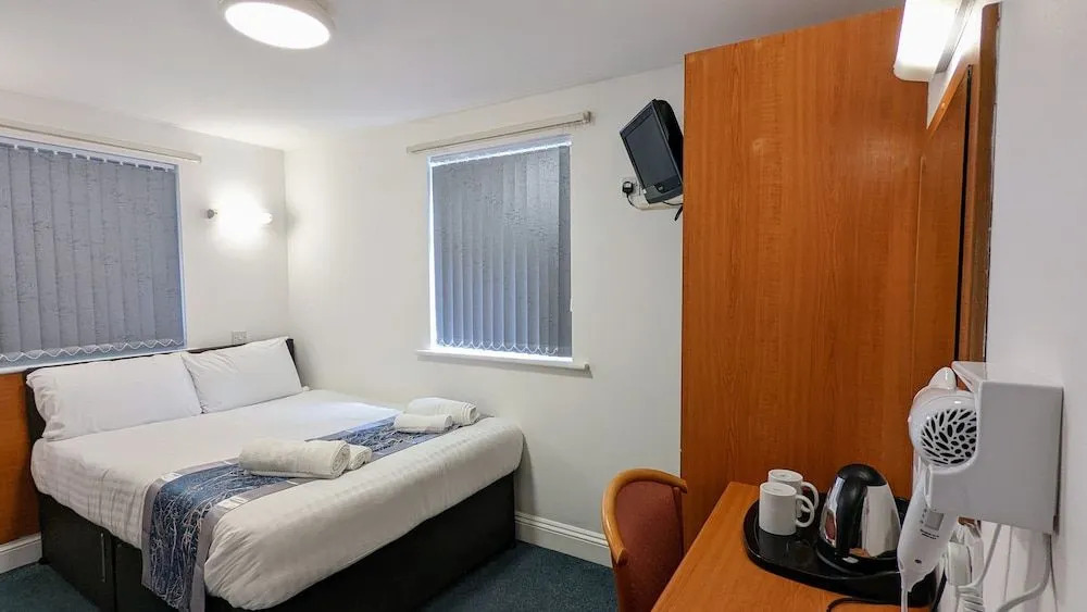 Heathrow Lodge Ltd