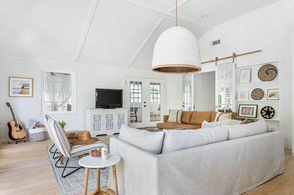 Cast Away By Avantstay Stunning Modern Home Near Beach W/ Two Kitchens