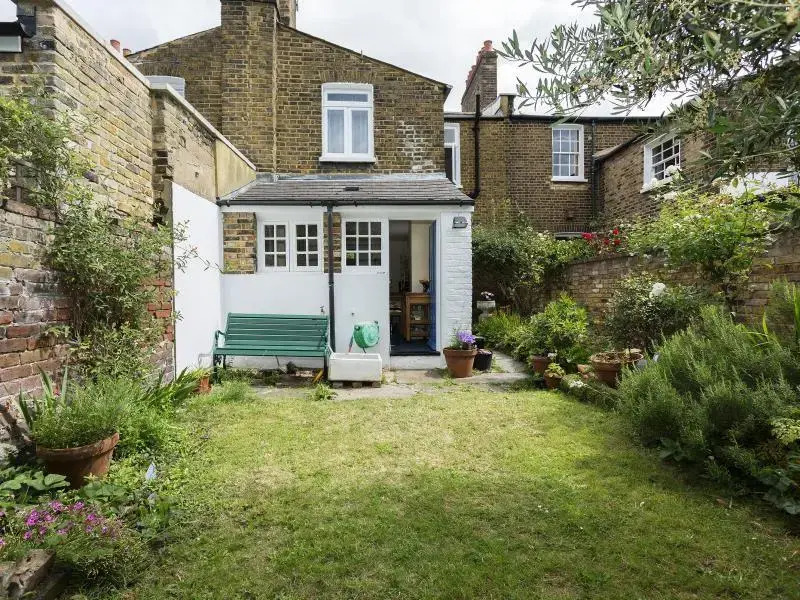 Veeve  Elegant 2 Bed Victorian House Vauxhall