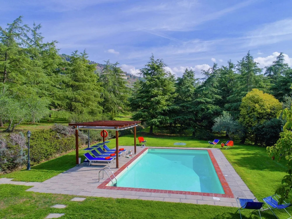 Spacious Cortona Villa
