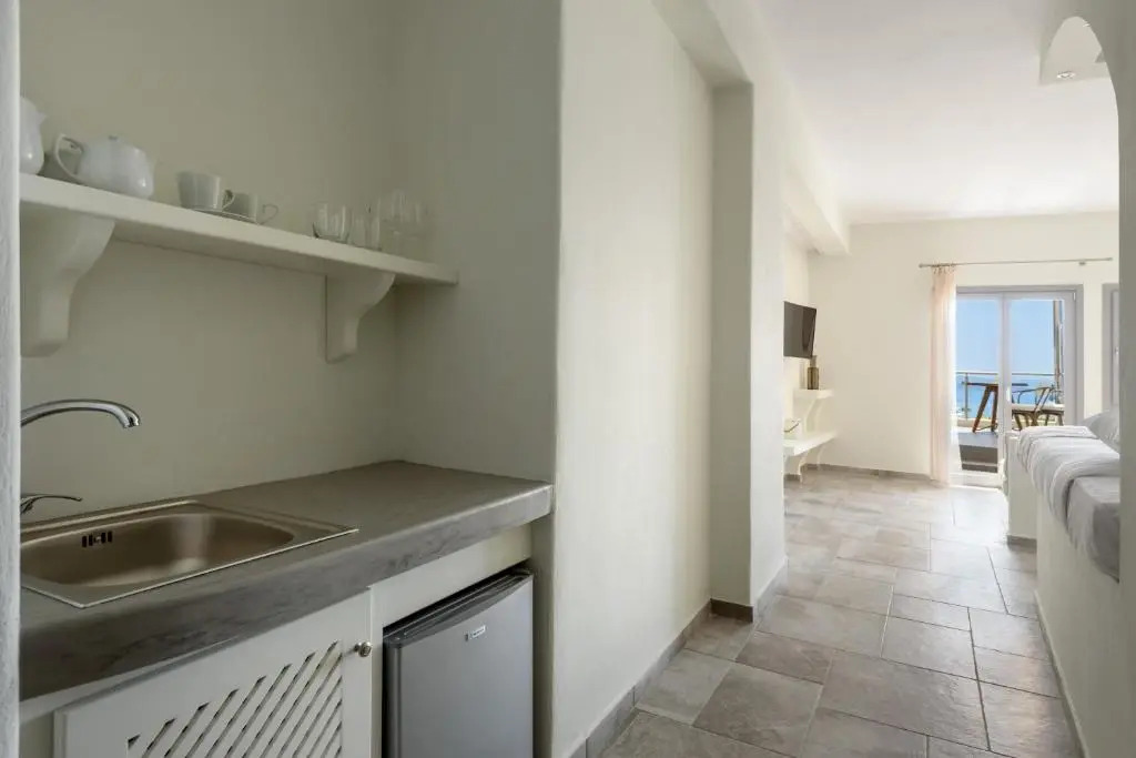 Enalion White Suites Oia