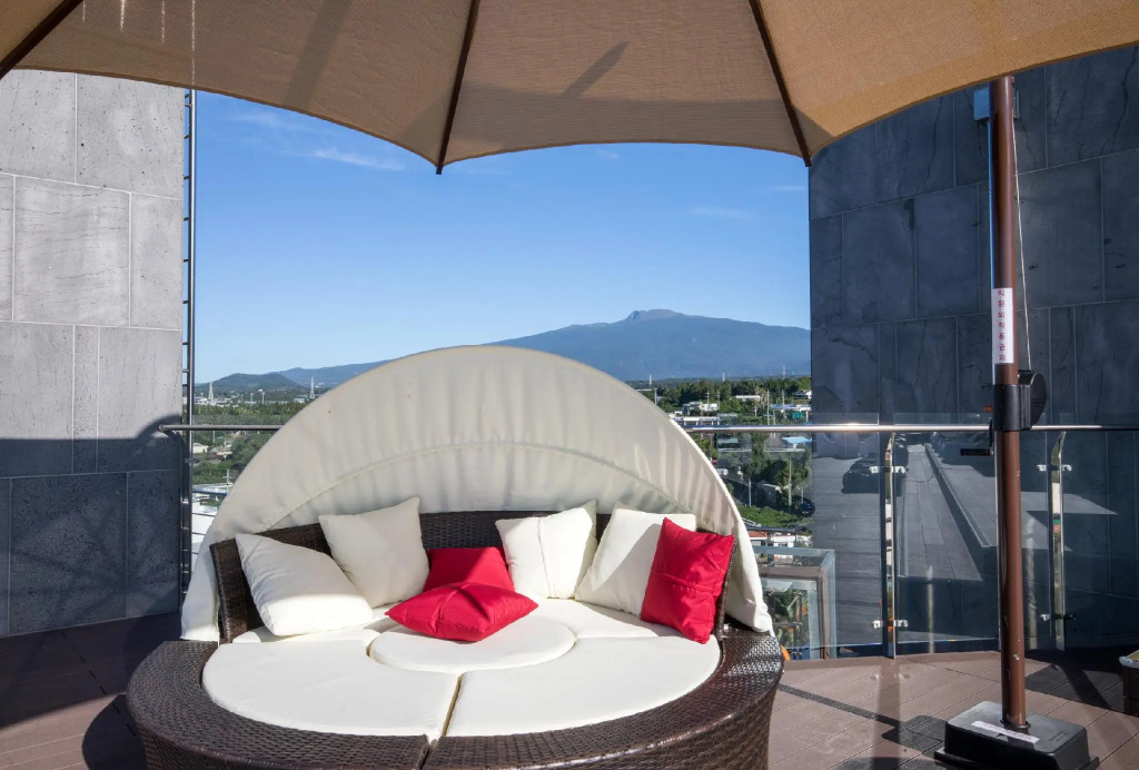 CO-OP City Hotel Harborview