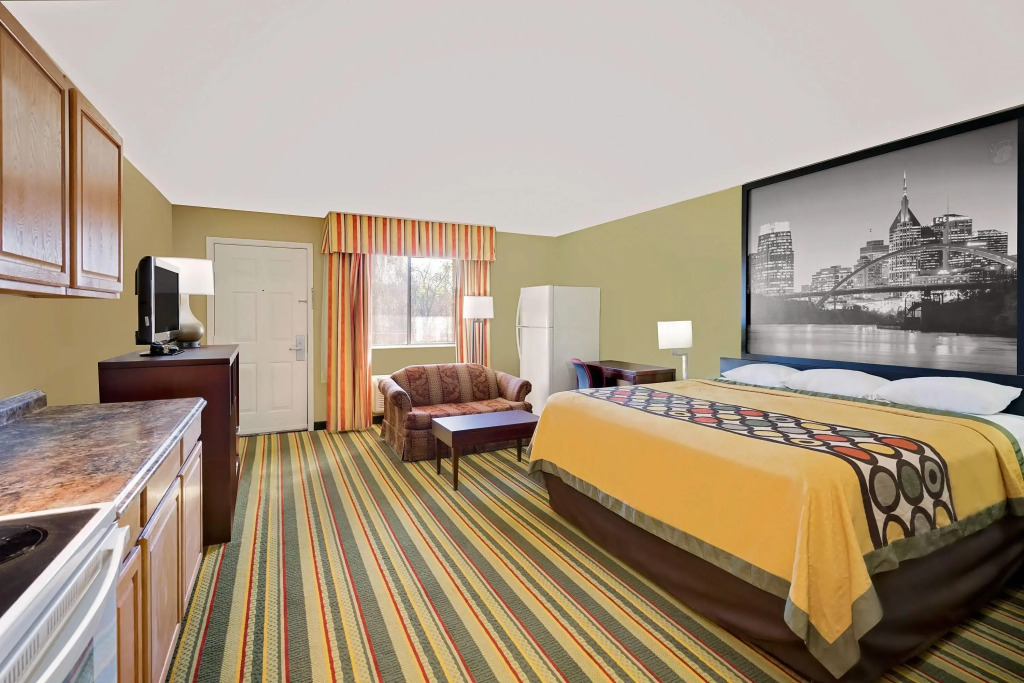 Super 8 by Wyndham Hermitage Nashville