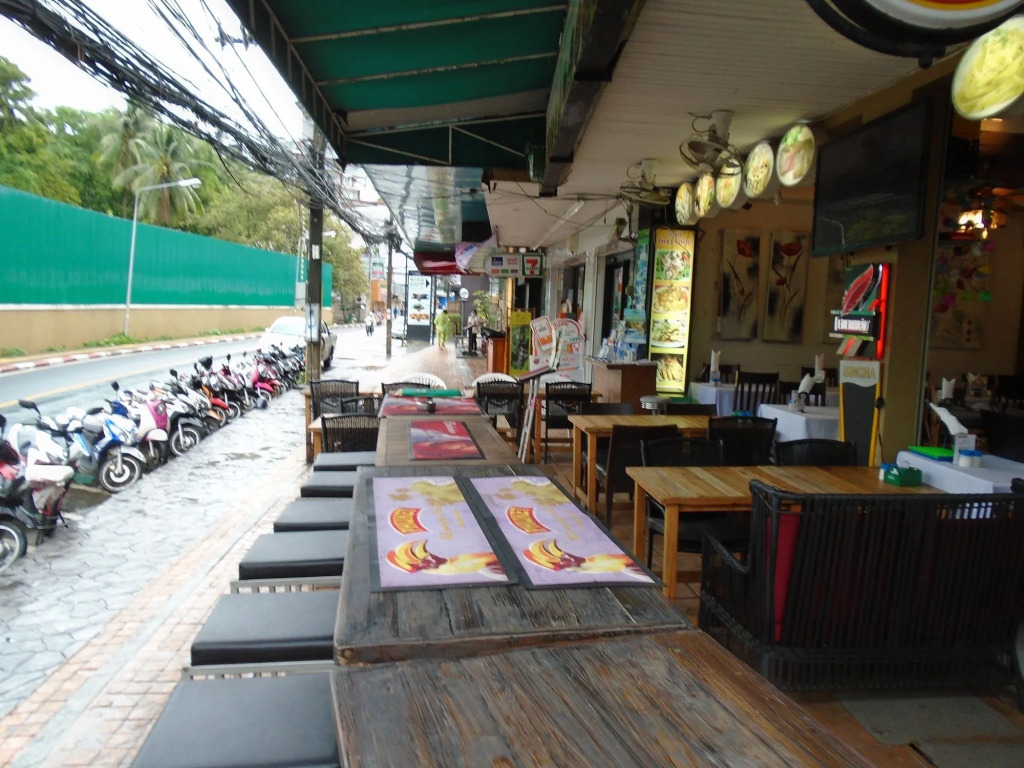Free Way Kata Beach Hostel