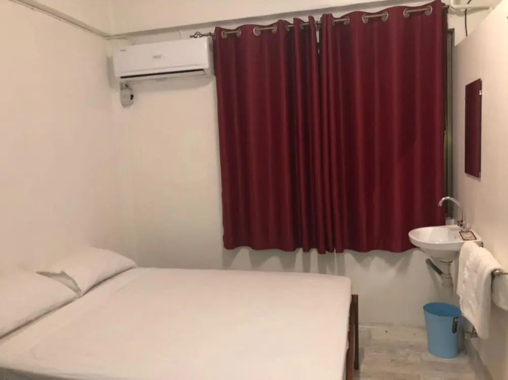 Hotel Midnight