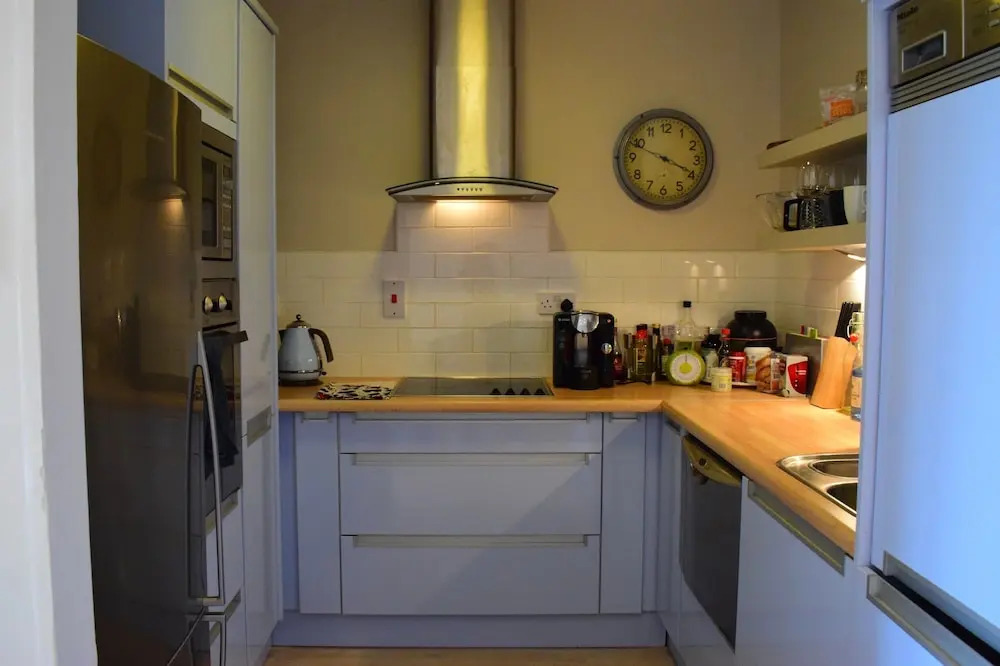 2 Bedroom Flat Beside Phoenix Park
