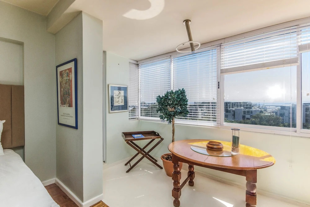 Green Point 2 Bedroom Apartment With Enclosed Balcony and Stunning Views