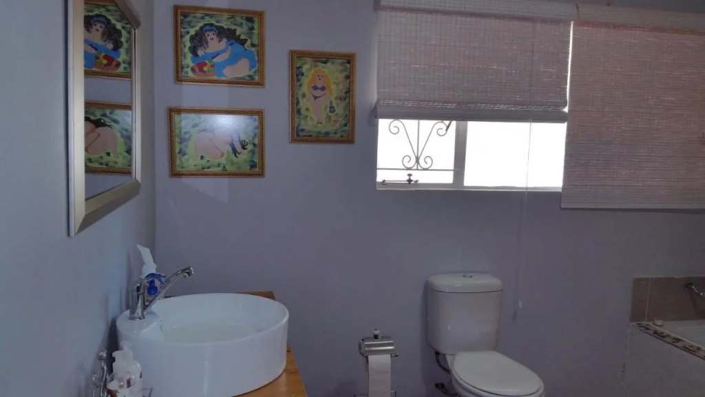 Little Acorn Guest House