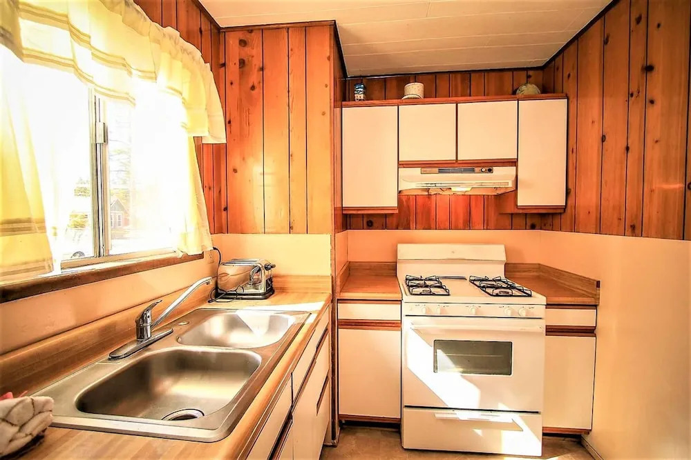 Twin Pines Family Cabin by Big Bear Vacations