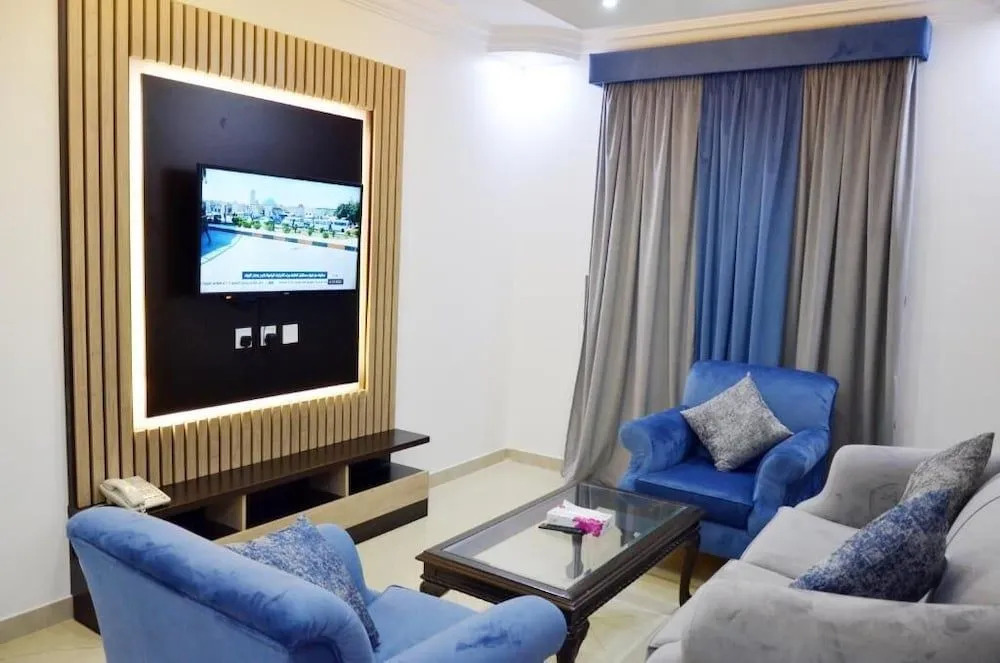 Mira Suites