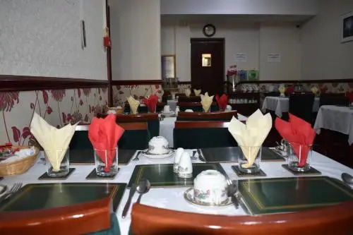 Lyndhurst Hotel