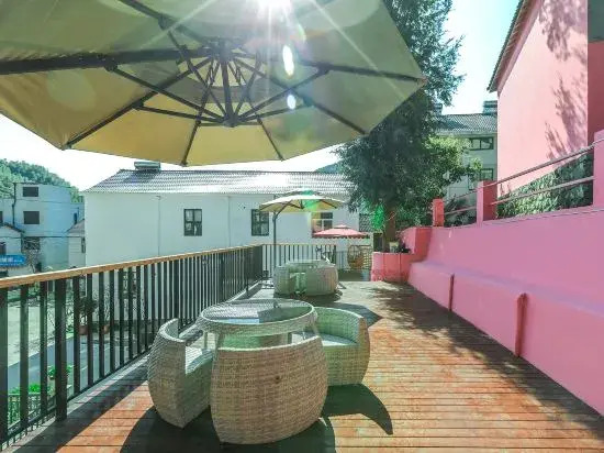 Aiqinhai Guesthouse