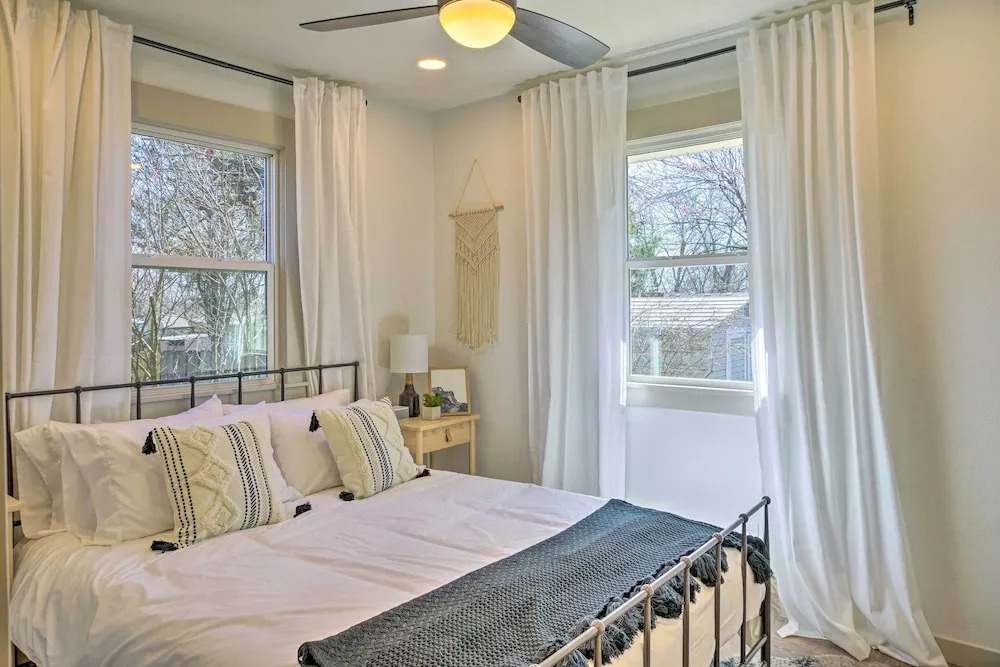 Retreat w/ Deck ~ 9 Mi to Downtown Springfield