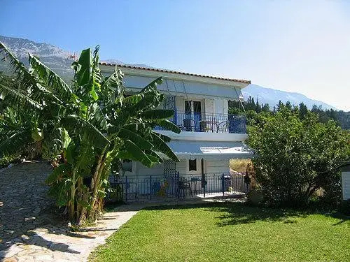 Thomatos Apartments Lourdas Beach