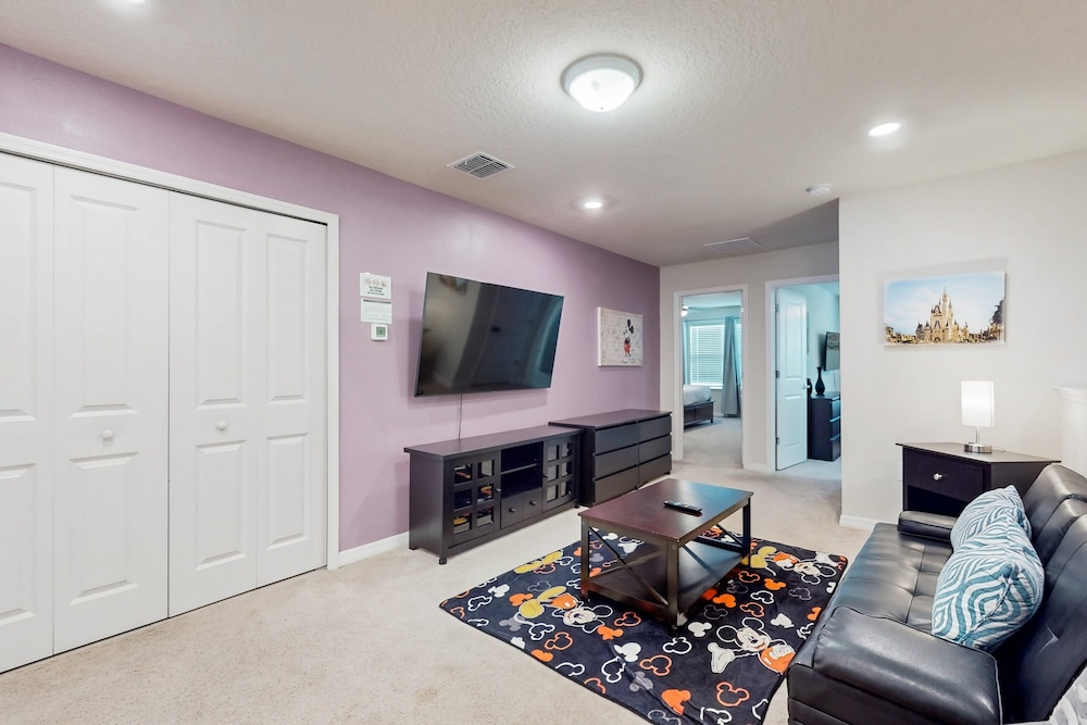 Windsor Island Wonder - Private Pool, Near Theme Parks & new Club House