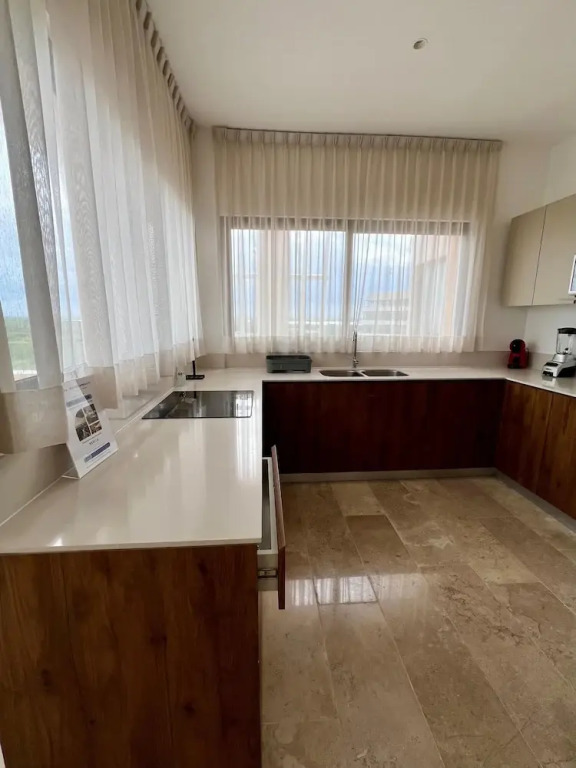 Penthouse Navela 405, by Cercana
