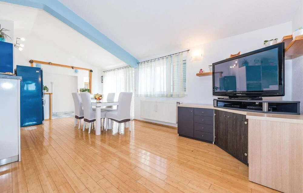 Four-Bedroom Holiday Home In Primosten
