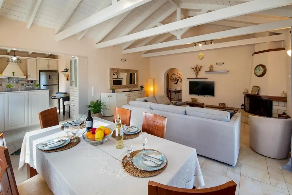 Maritina Villa - 2 BR House Surrounded by Olive Groves