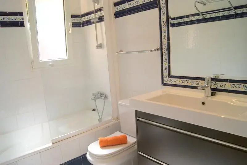 Villa near the beach, with pool, in Javea
