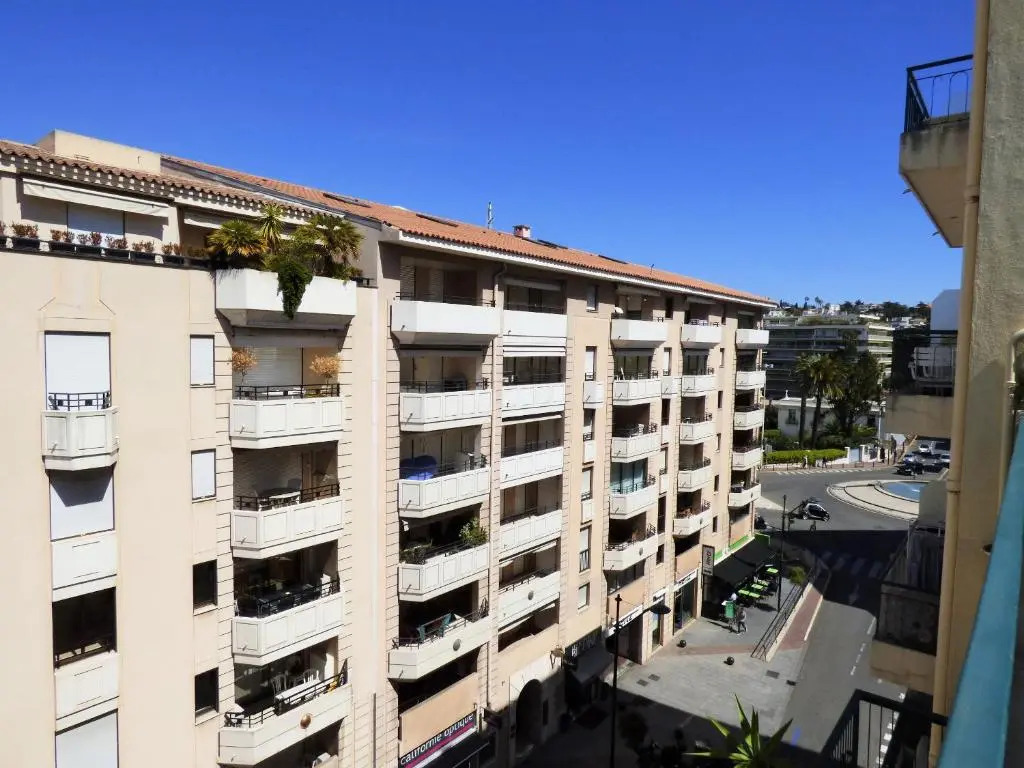Proche Palais Antibes 156