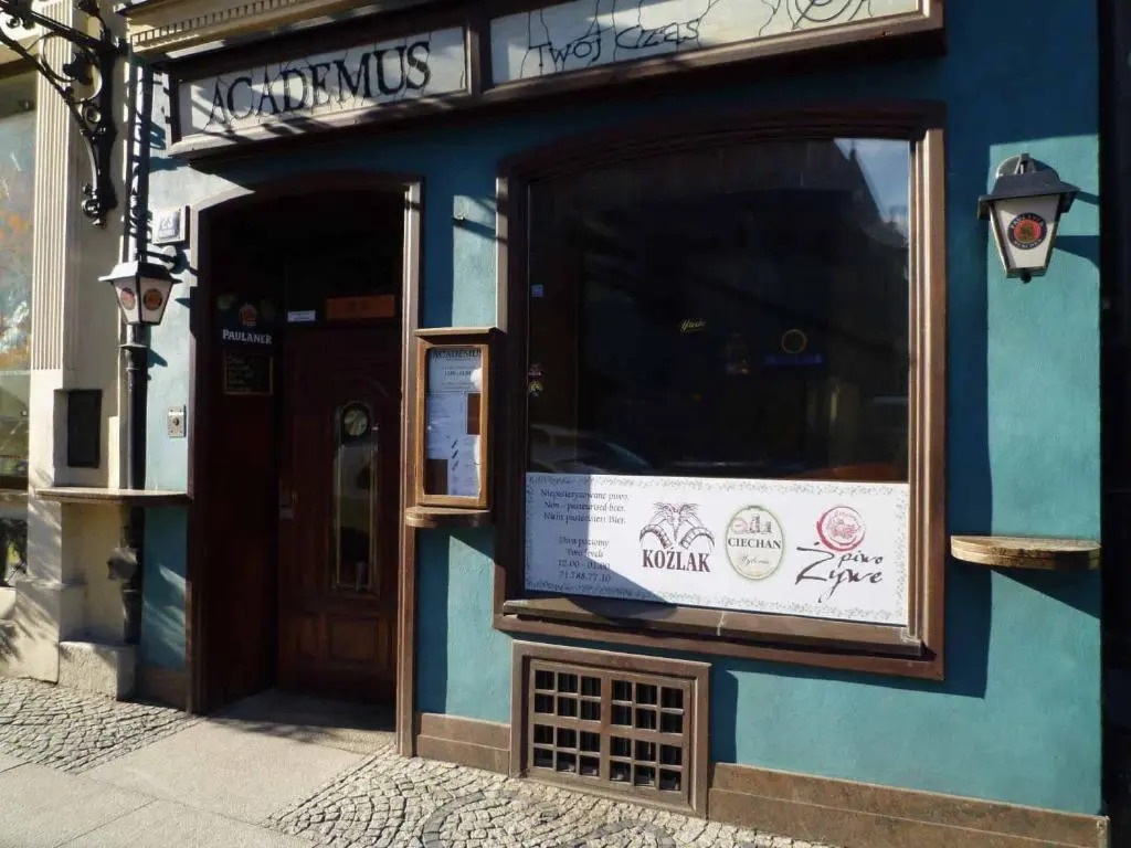 Academus - Pub, Rooms, Cider