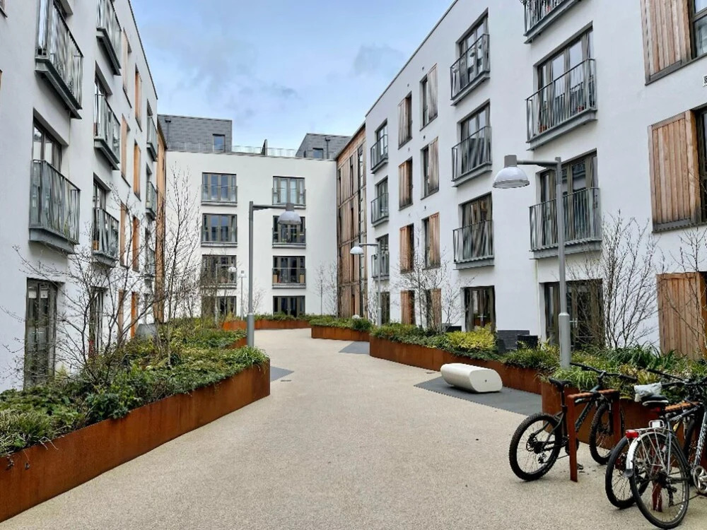 Stunning 2-bed Apartment in Bristol With Parking