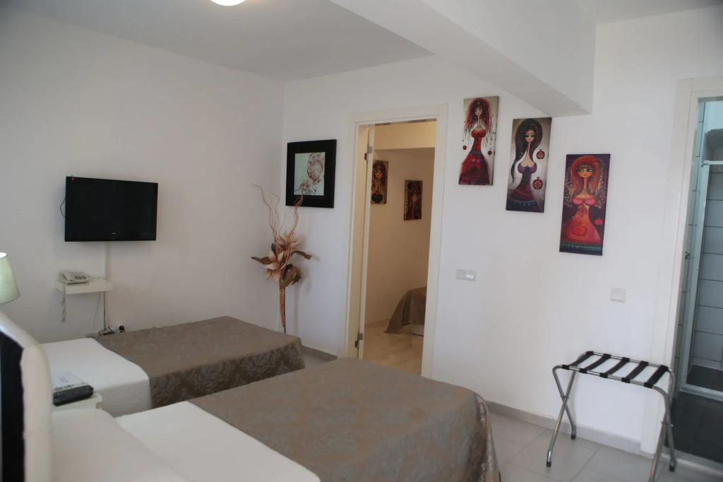 7. Art Feslegen Hotel