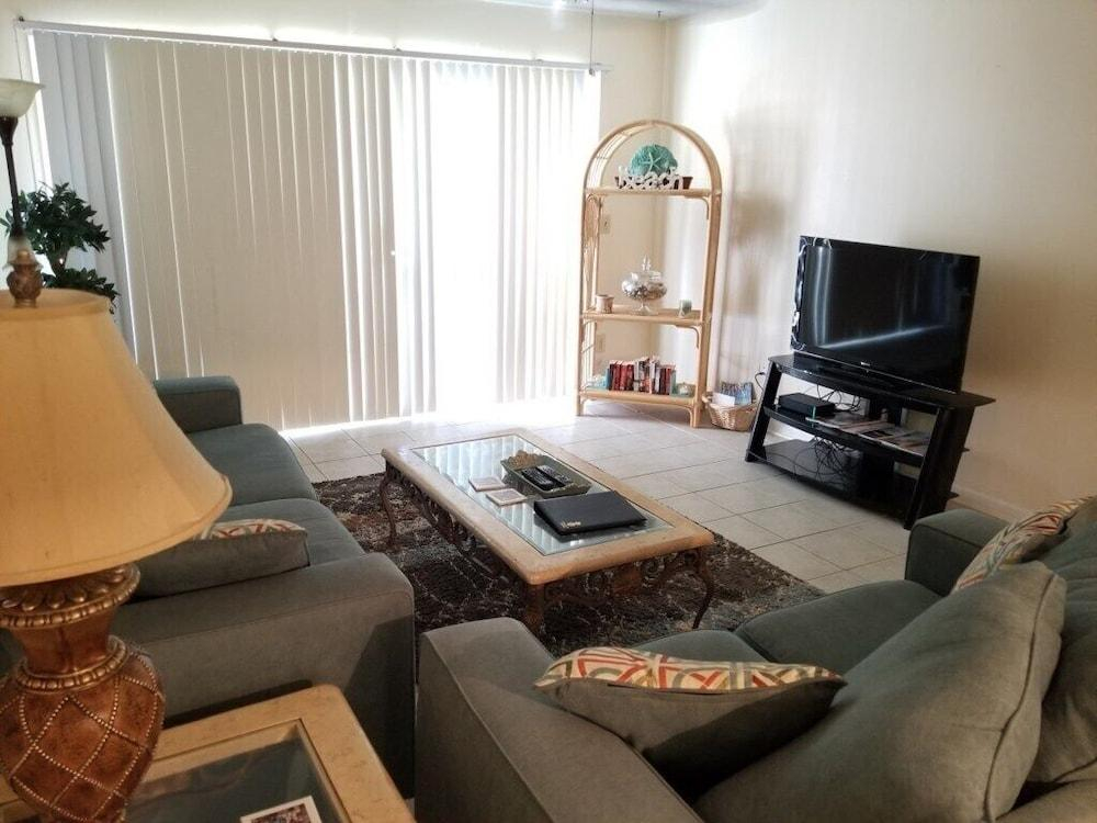 Ocean View, 2 Balconies, 2 Pools - Sea Place 13238