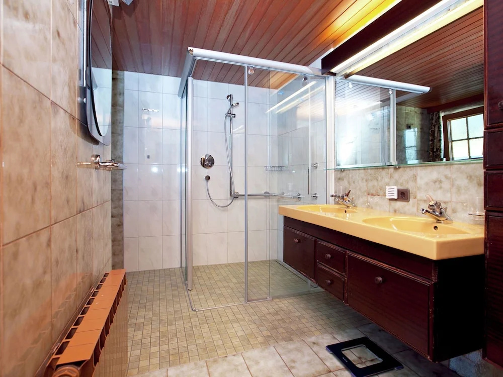 Pretty Holiday Home in Uderns near Ski Area