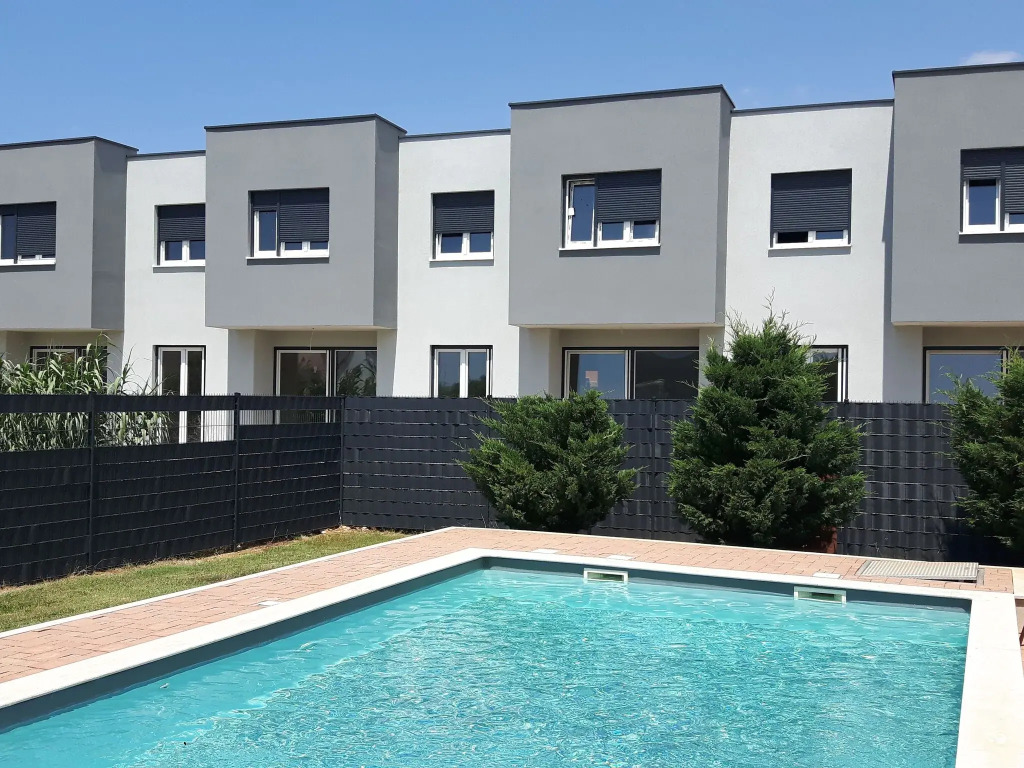 Apartment in Privlaka near Sandy Beaches