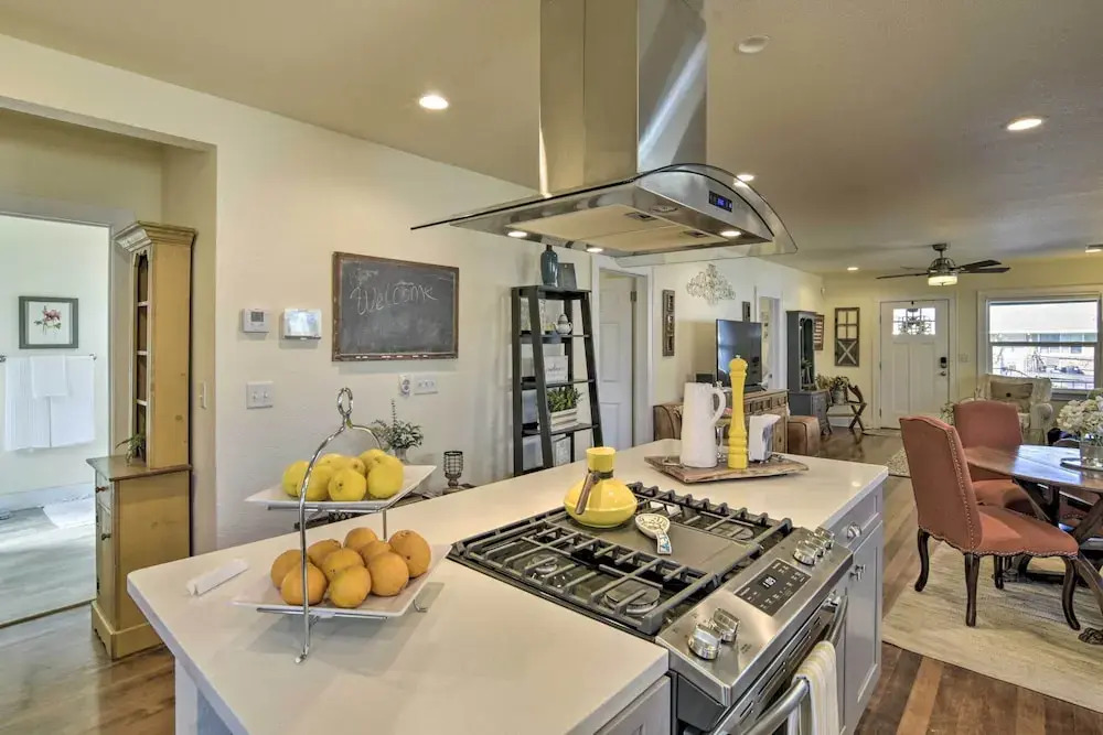 Ideally Located Chico Home - Fire Pit & Grill