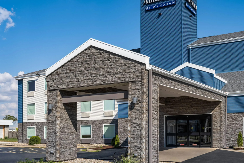 AmericInn by Wyndham Urbana Champaign University Area