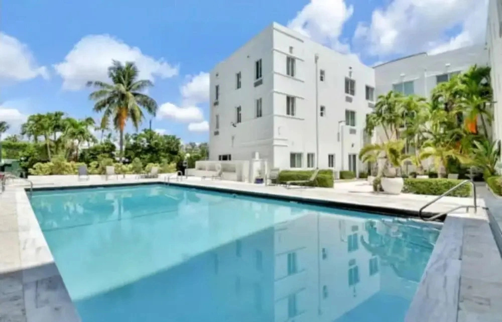 Miami Beach 1 bedroom Beachside Comfort