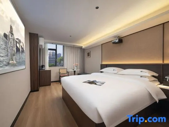 Liling Cichen Grand Hotel (Liquan Road Jiuhong Century Plaza)