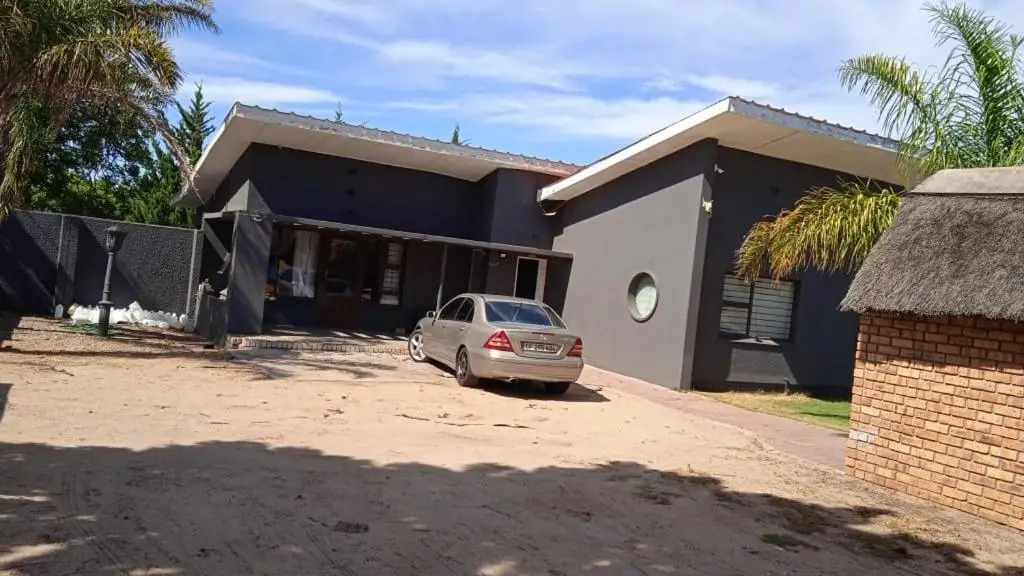 2friends guest house
