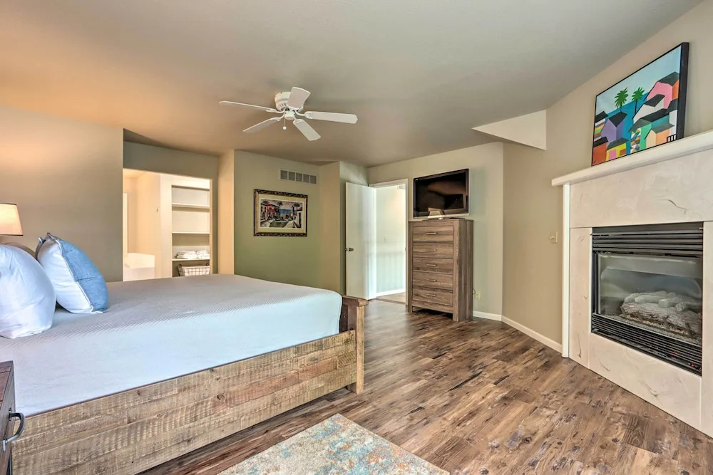 Lakefront Haven: Family-friendly Sunrise Beach Gem