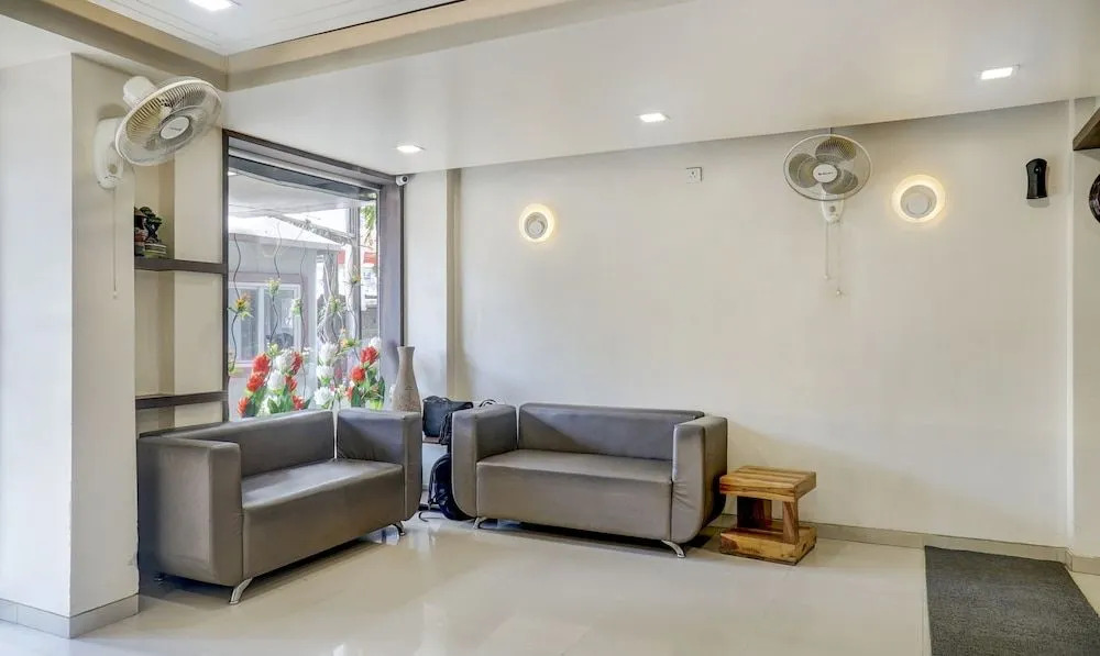 Treebo Trend Popular Hotel